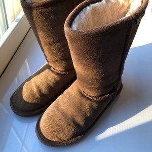 Bearpaw snow boots little girl size 2